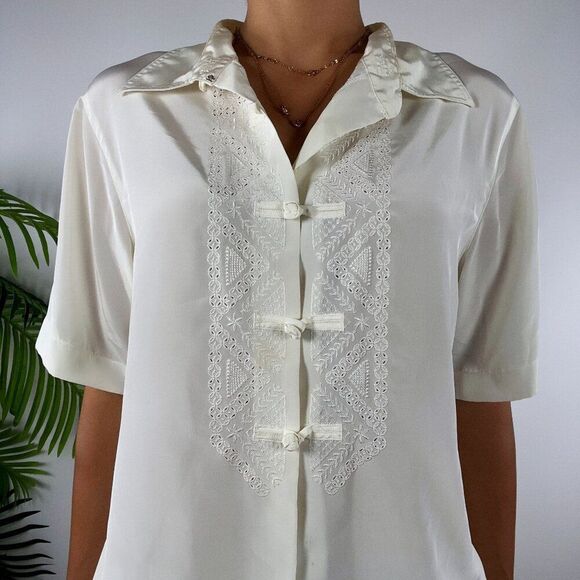 Women's Vintage White Cottagecore Classy Short Sleeve Button Up Blouse / S - Picture 4 of 6